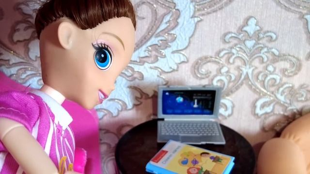 24 ЧАСА В БАССЕЙНЕ! КТО ПОБЕДИТ? Катя и Макс веселая семейка смешные куклы барби Даринелка смотреть онлайн