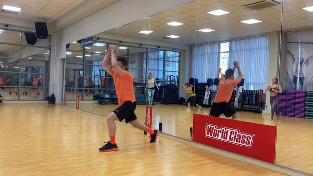 Владимир Катаев ведет тренировку в World Class Саратов смотреть онлайн