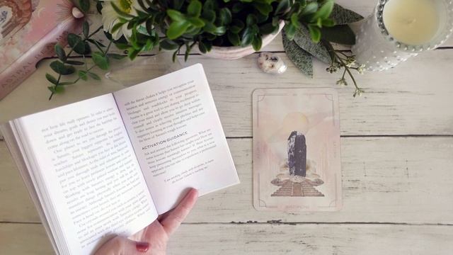 Astral Realms Crystal Oracle (flip-through and pairings) смотреть онлайн