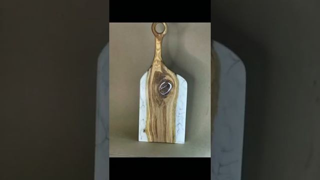 Разделочная доска из эпоксидной смолы и дуба. смотреть онлайн