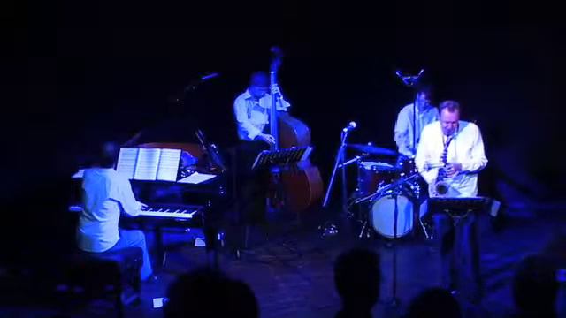 Martin Kershaw Quartet - The Howness (live) смотреть онлайн