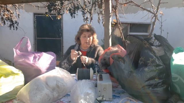 ПАСУ КУР и КОРОВ Напряла пух в Англию 200г на ПЛАТОК смотреть онлайн