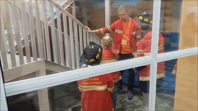 Кидбург -детский город профессий в Нижнем Новгороде,Служба спасения смотреть онлайн