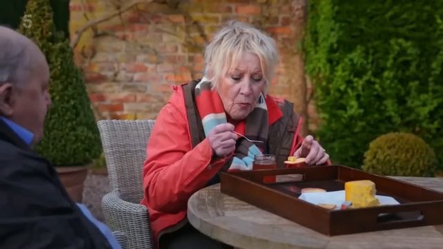 Great British Gardens with Carol Klein?Wollerton Old Hall Garden смотреть онлайн