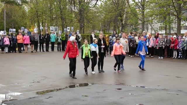 Флешмоб Кокинская СОШ 70 летие Победы ( Flash Mob ) Брянская область 2015 смотреть онлайн