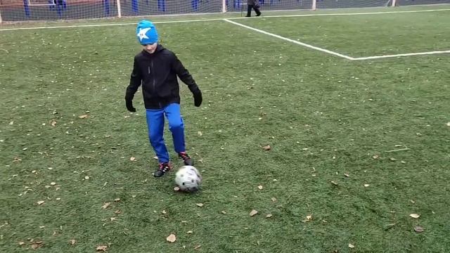 Cекция по футболу. Разминка. Базовые упражнения. Домашнее задание. Тренер Генкин Р.А. 16.11.2020 смотреть онлайн