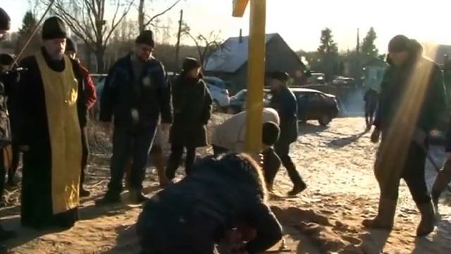 Освящение Поклонного креста на месте разрушенного храма в деревне Троица смотреть онлайн
