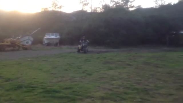Best wheelie on a 3 wheeler смотреть онлайн