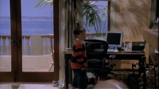 Чарли Харпер: голова раскалывается смотреть онлайн