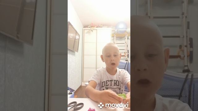 Распаковка кислых конфет. Ребенок ест конфеты. Продукты из Китая смотреть онлайн
