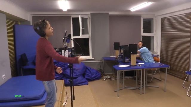 Матвей Гилёв НАС БЬЮТ МЫ ЛЕТАЕМ смотреть онлайн