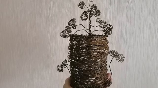 малая часть того, что придумал из гвоздей, и сплел из проволоки в этом году смотреть онлайн