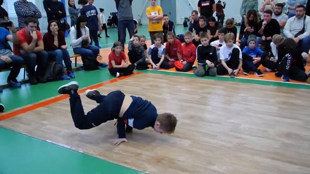 отбор 11-13 Ванчо vs Боровский vs Минченко vs SanTar - брейкданс чемпионат г.Королев смотреть онлайн