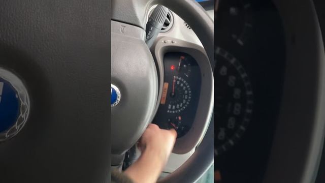 Odpowietrzanie układu chłodzenia Fiat Panda смотреть онлайн