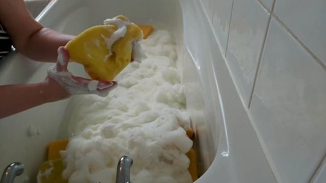 ASMRsqueeze ???Over 3 Gallons Lemon Mix ? Professional Cif, Dettol & Flash In Bath????