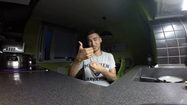 Как разбить и держать яйцо / Невозможно