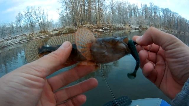 Рыбалка поздней осенью с эхолотом смотреть онлайн