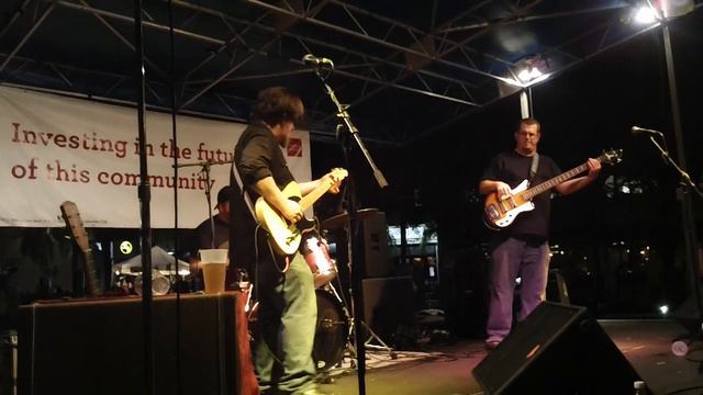 Damon Fowler Blows the Blues away at Clematis Snippet 6 (better audio) смотреть онлайн