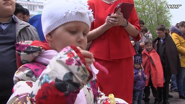 Праздничный флешмоб провели в луховицком отделе ЗАГС смотреть онлайн