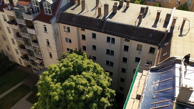 Eigentumswohnungen in Berlin-Friedrichshain, Scharnweber Straße – TRAVE CORNER HOUSE – Drohnenvideo смотреть онлайн