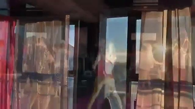 Деви и Дежейсън Калидас в Мандала йога център смотреть онлайн