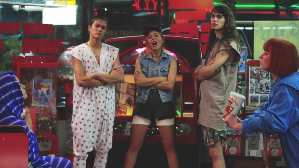 Chela ♫ 'Handful of Gold' смотреть онлайн