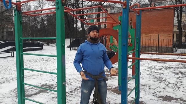 КАК УВЕЛИЧИТЬ КОЛИЧЕСТВО ПОДТЯГИВАНИЙ - Упражнения с Отягощением На Турнике смотреть онлайн