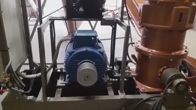 Гранулятор с плоской матрицей