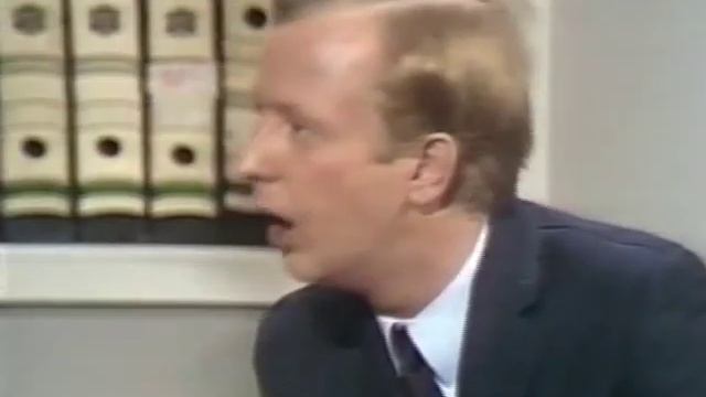Monty Python - pracovní pohovor смотреть онлайн