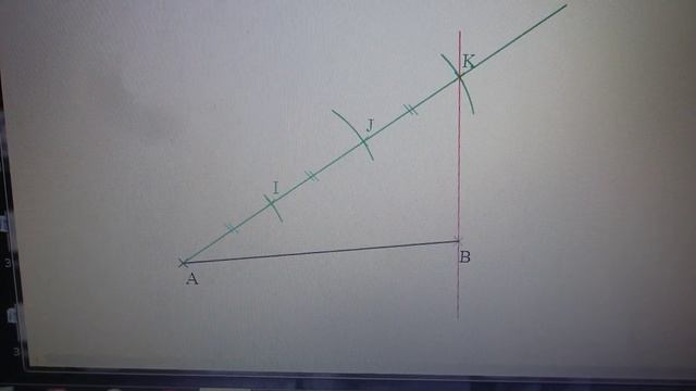 Поділ відрізка на три рівні частини смотреть онлайн