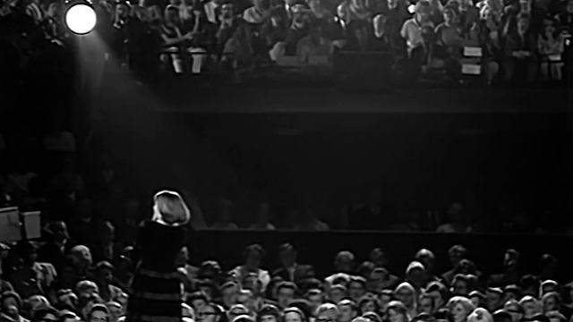 Mireille Mathieu - Der Pariser Tango (1971) (Upscaled) UHD 4K смотреть онлайн