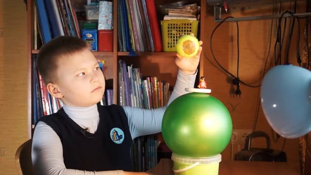 Почему Луна меняет свою форму? смотреть онлайн