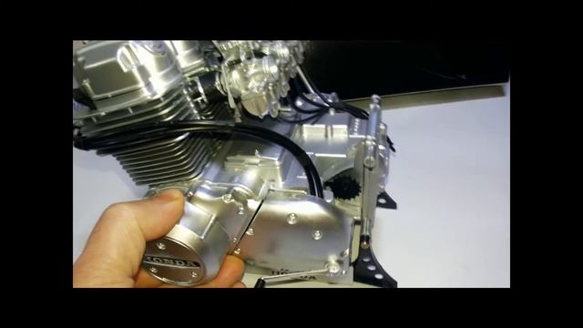 Detailed assembly Honda CB 750 engine by Ronaldo Duarte - Minicraft Model Kits смотреть онлайн