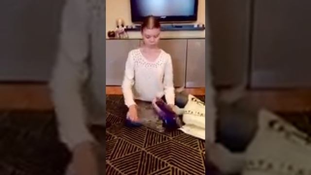 Посылка от Grishko. Распаковка комбинезона. смотреть онлайн