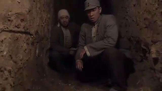 日本兵往地道裏灌水，關鍵時刻小屁孩挖了個坑，破解敵人陰謀救下全村【抗日】 смотреть онлайн