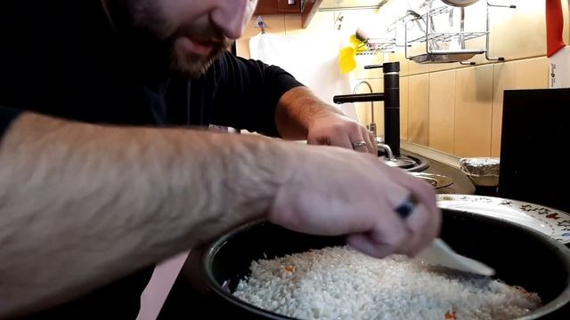 Рецепт плова с курицей в сковороде ? смотреть онлайн