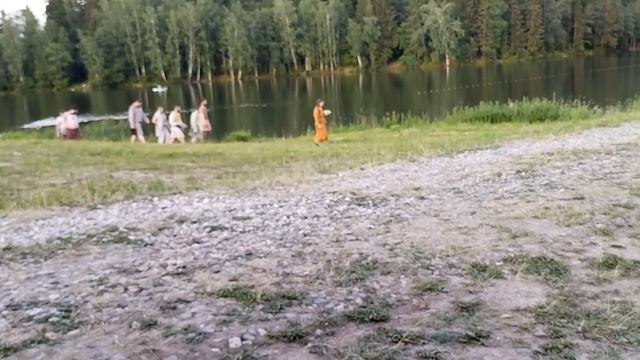 600 ЧЕЛОВЕК НА ПРУДУ. КУПАНИЕ НАГИШОМ, ПОГОДА ИСПОРТИЛАСЬ. ГРОЗА, смотреть онлайн