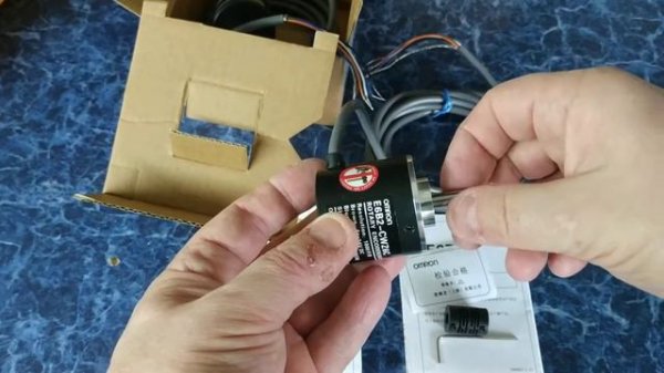 Unboxing: E6B2CWZ6C OMRON Magnetic Rotary Encoder E6B2-CWZ6C 1000 1024 1800 2000 2500P/R 5-24V E6B2