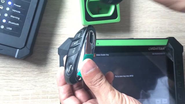 How to use OBDSTAR RFID Adapter——VW 2011 Touareg Key Programming смотреть онлайн