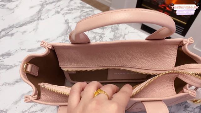 UNBOXING MARC JACOBS THE LEATHER MINI TOTE BAG IN ROSE | 2023 EDITION смотреть онлайн
