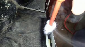 Локальное удаление ржавчины с кузова автомобиля методом гальванического цинкования