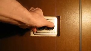 Как выпилить отверстие в мебели для розетки