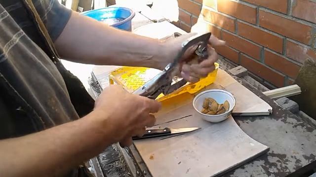 Приспособа для абрикосовых косточек. смотреть онлайн