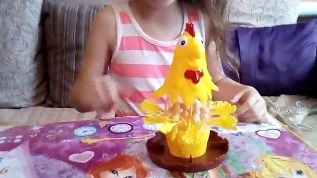 Анжелика распаковывает игру "БЕШЕНАЯ КУРИЦА"! смотреть онлайн
