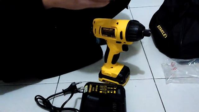 STANLEY SCI12S2 10.8V Li-Ion IMPACT DRIVER Unboxing & Review