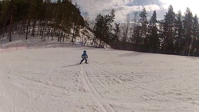 мелкий на склоне смотреть онлайн