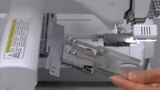 Вышивка на напульсниках с помощью специальных пяльцев смотреть онлайн