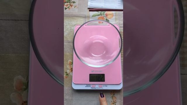 Взвешивайте и готовьте вкусняшки! Весы кухонные Kit Fort KT-803-2. смотреть онлайн