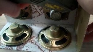 Делаю самодельную колонку для телефона из старых динамиков