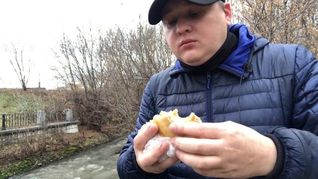 ОБЕДАЮ БЕЛЯШИКОМ НА ЯУЗЕ РЕКЕ МУКБАНГ mukbang смотреть онлайн